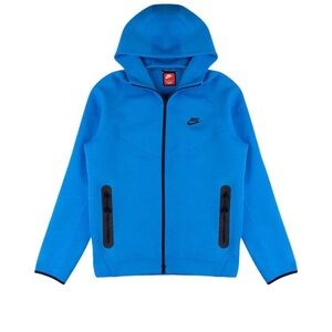 Nike sportswear tech